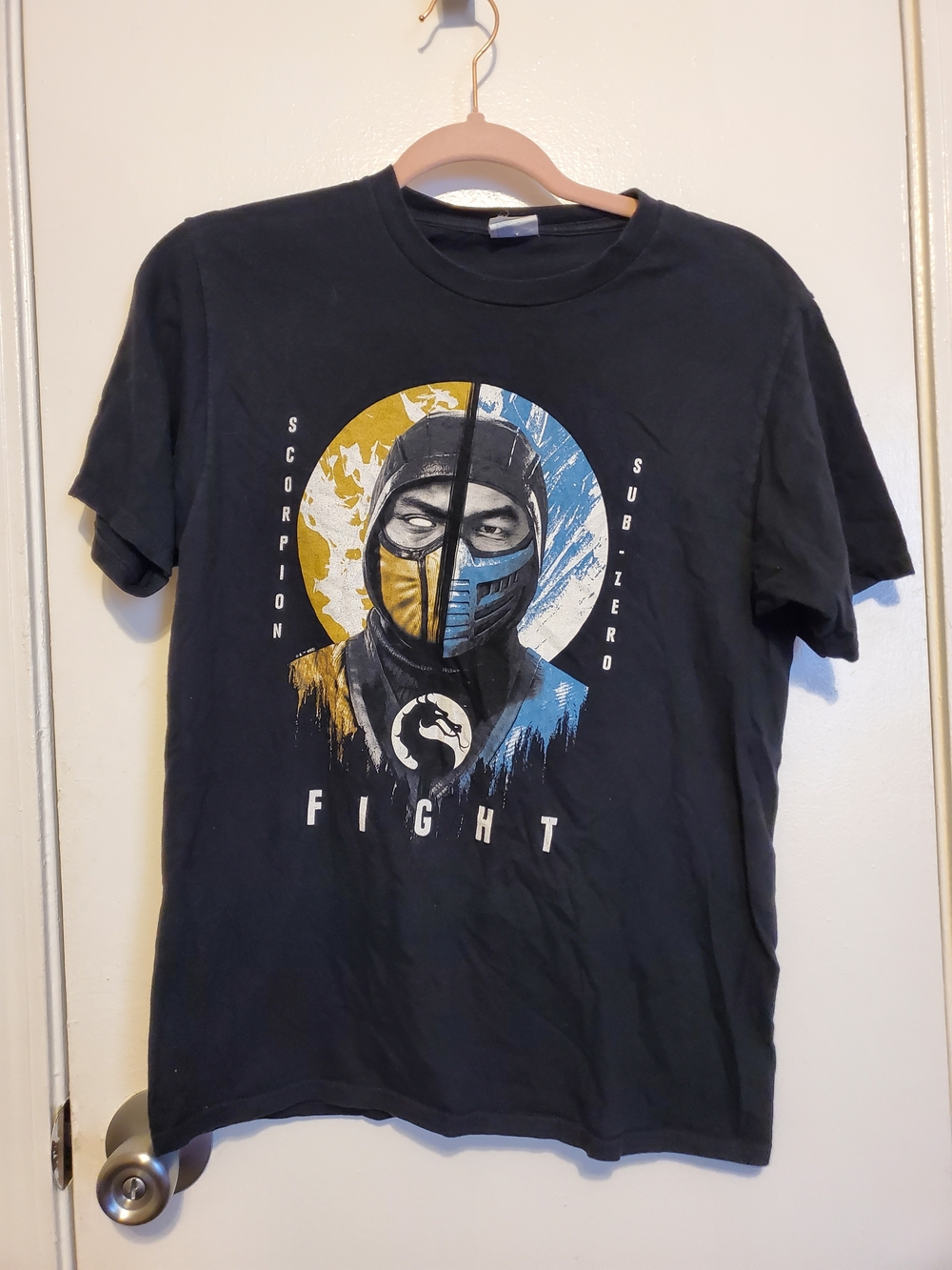 Mortal Kombat Scorpion vs Sub-Zero Graphic Tee - Black